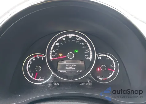 2015 Volkswagen Beetle 1.8T Classic z USA, uszkodzony, nr VIN 3VWF17AT7FM656126